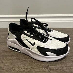 New Nike Air Max Bolt
size US 8